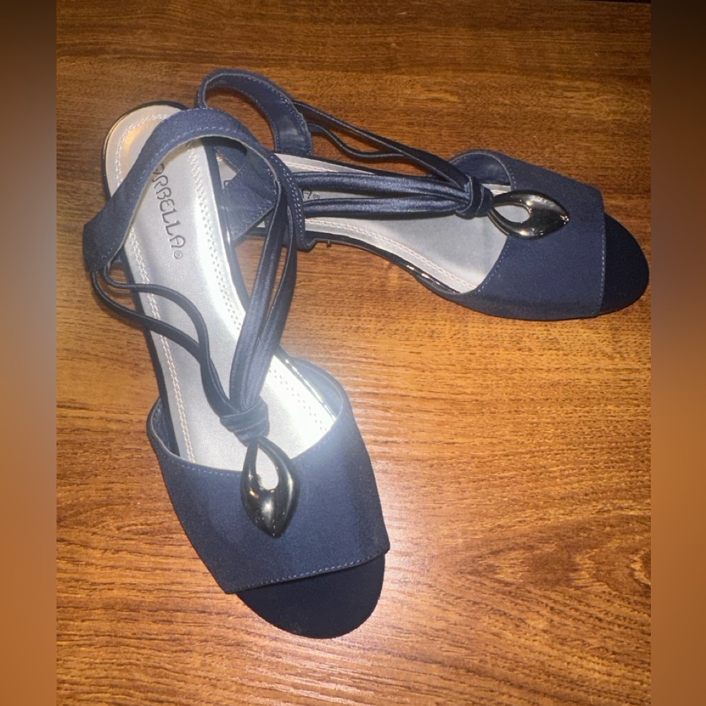 Marbella Mini Wedge Pump shoe size 6